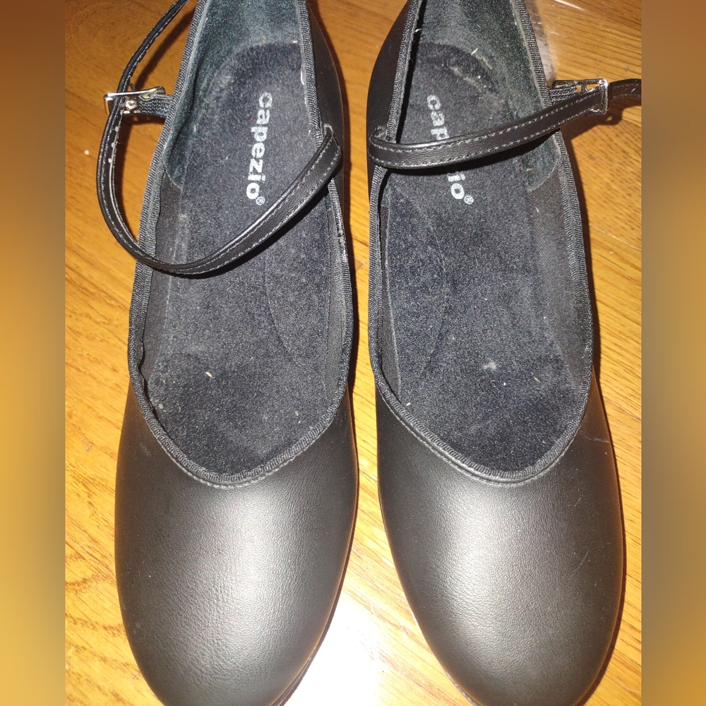 Women's Capezio 9 M Black Leather Sole Tap Shoes